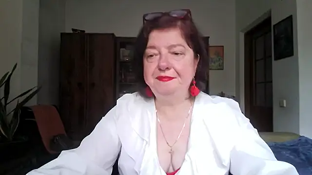 Snapshot of Violet_Pulse chatting on June 8, 2026, 8:59 am Violet Pulse online show from June 8, 2026, 8:59 am