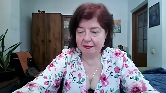 Snapshot of Violet_Pulse chatting on May 11, 2026, 11:00 am Violet Pulse online show from May 11, 2026, 11:00 am