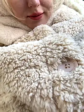 RonnieKiss online show from October 18, 2025, 5:31 am