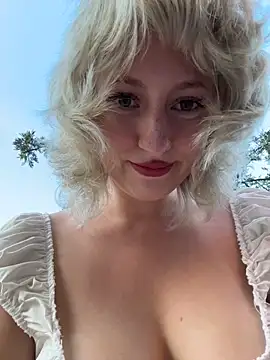 RonnieKiss online show from March 31, 2026, 11:23 am