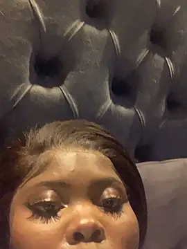 21shazzy online show from October 17, 2025, 1:42 am