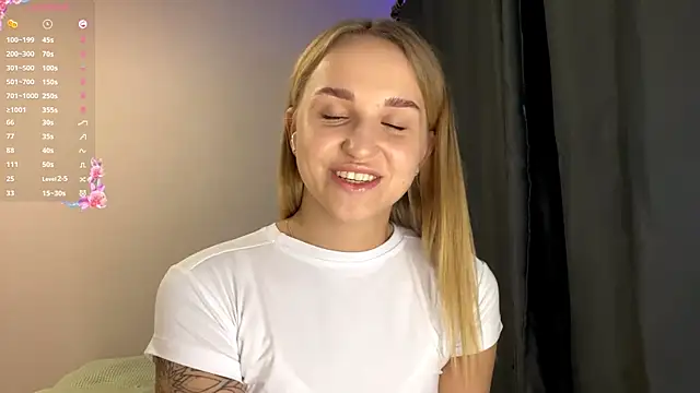 TanekaBoitel online show from October 2, 2025, 2:20 pm