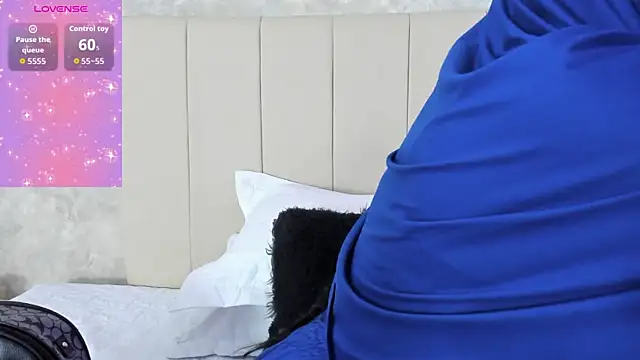 Snapshot of Daksha_a chatting on November 25, 2025, 6:41 pm Daksha a online show from November 25, 2025, 6:41 pm