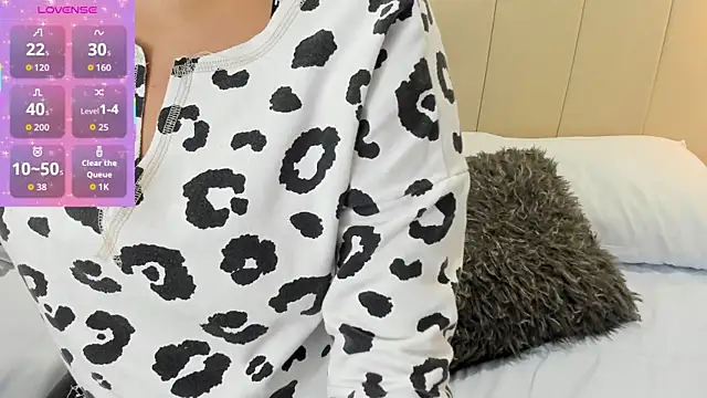 Snapshot of Daksha_a chatting on October 4, 2025, 11:34 am Daksha a online show from October 4, 2025, 11:34 am