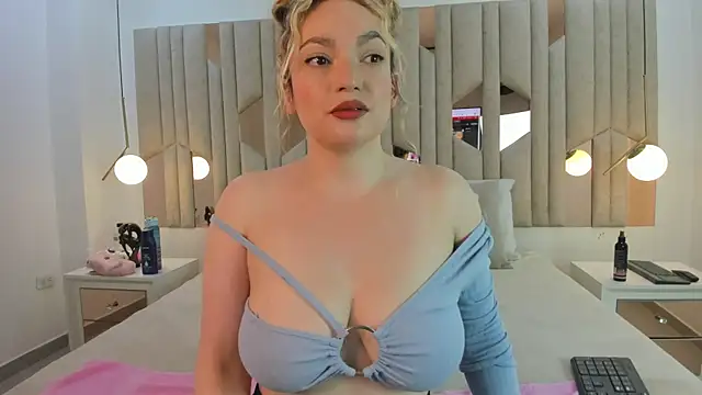 Snapshot of Sophia_Angel_ chatting on October 5, 2025, 8:21 pm Sophia Angel online show from October 5, 2025, 8:21 pm