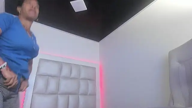 peyton  wat online show from September 30, 2025, 12:00 pm