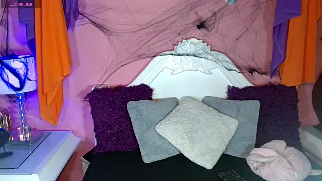 Snapshot of _IsabellaRousse chatting on November 2, 2025, 7:52 pm IsabellaRousse online show from November 2, 2025, 7:52 pm