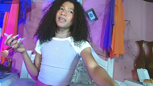 Snapshot of _IsabellaRousse chatting on October 19, 2025, 8:11 pm IsabellaRousse online show from October 19, 2025, 8:11 pm