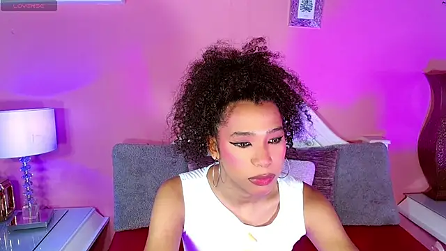 Snapshot of _IsabellaRousse chatting on November 21, 2025, 7:24 pm IsabellaRousse online show from November 21, 2025, 7:24 pm