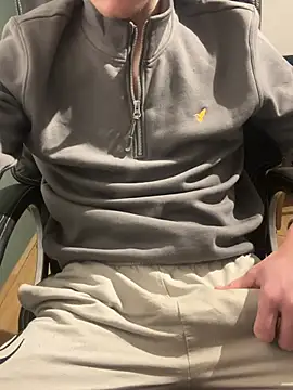 Lazzzo12 online show from January 9, 2026, 9:11 pm