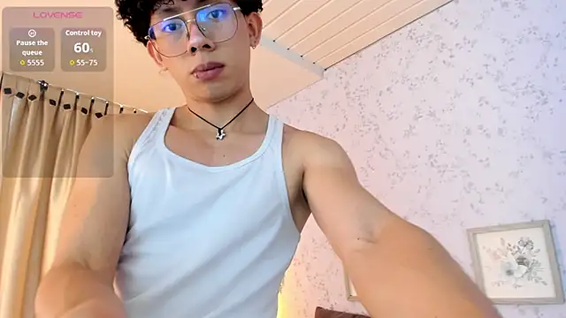 liam twiink online show from April 18, 2026, 7:07 pm