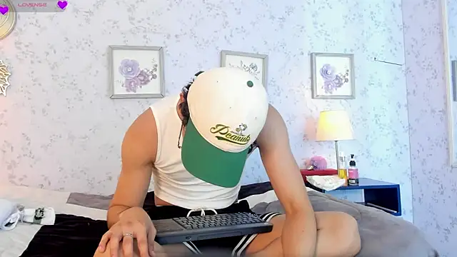 liam twiink online show from April 7, 2026, 7:15 pm