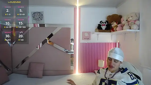 oblivionlove online show from May 28, 2026, 9:54 pm