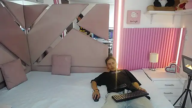 oblivionlove online show from March 24, 2026, 8:53 pm