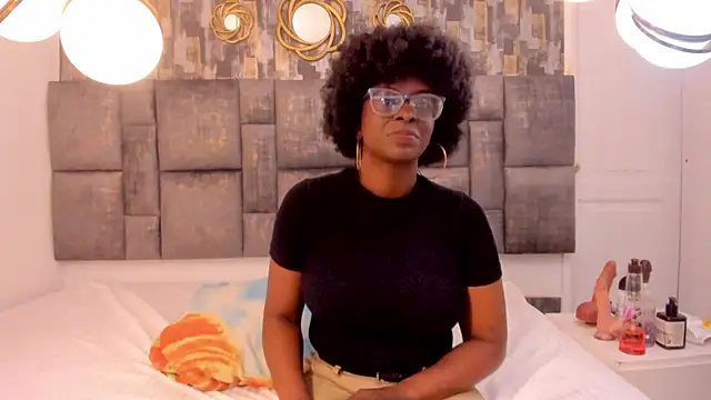 LolaJenkinss online show from October 4, 2025, 3:41 am