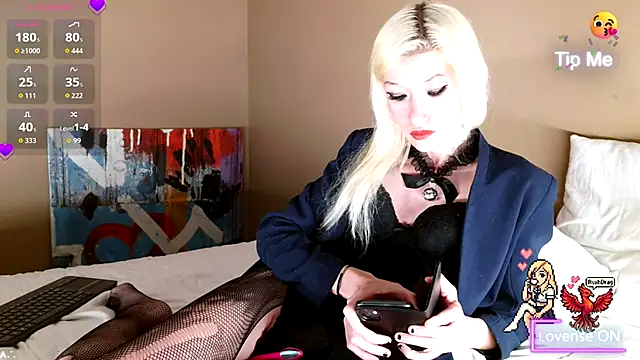 Snapshot of GirlFeetQueen chatting on November 10, 2025, 8:58 pm GirlFeetQueen online show from November 10, 2025, 8:58 pm