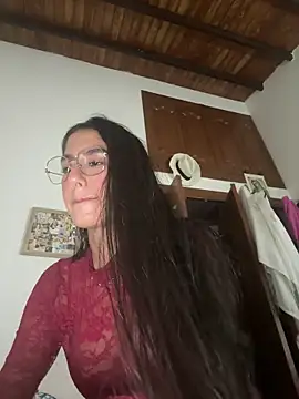 Julieta Duque online show from April 16, 2026, 2:56 am