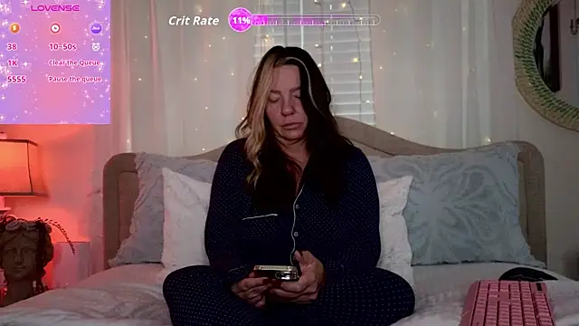 Snapshot of STIFFLERSMOMM chatting on January 9, 2026, 1:40 pm STIFFLERSMOMM online show from January 9, 2026, 1:40 pm