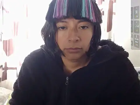 Acelinrose online show from April 18, 2026, 9:15 pm