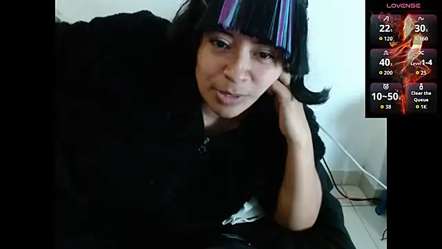 Acelinrose online show from October 13, 2025, 3:19 am