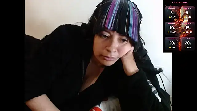 Acelinrose online show from October 16, 2025, 9:28 am