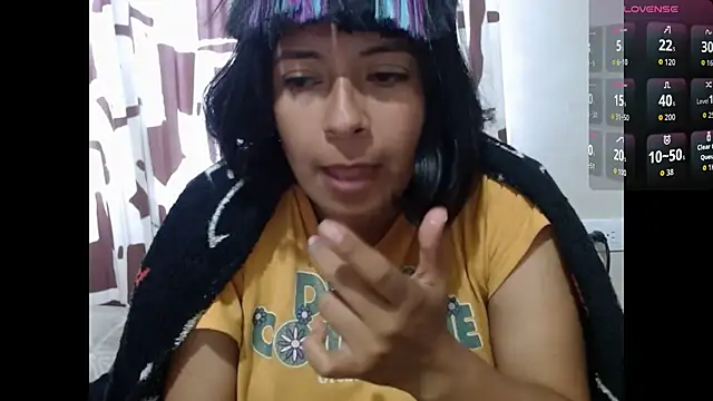 Snapshot of Acelinrose chatting on June 8, 2026, 10:32 pm Acelinrose online show from June 8, 2026, 10:32 pm