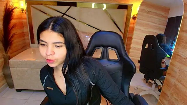 ambarina r online show from October 18, 2025, 3:08 am