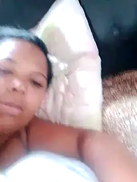 Crislove22 online show from October 16, 2025, 6:16 pm