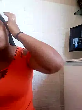 Crislove22 online show from October 15, 2025, 5:21 pm