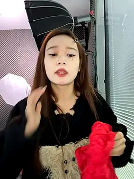 YY-27 online show from October 23, 2025, 4:44 am