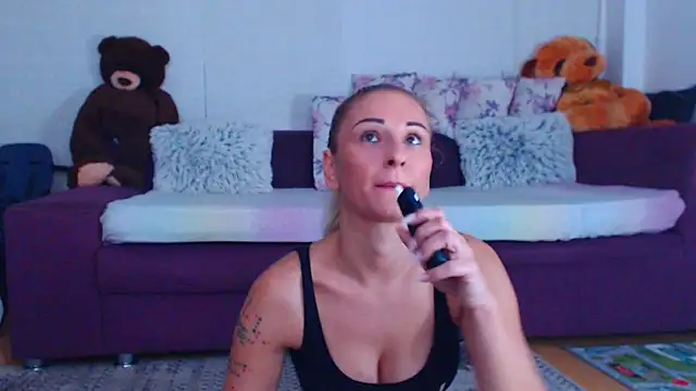 CassieSpell online show from November 10, 2025, 9:20 pm