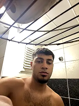 astoperaa online show from October 8, 2025, 6:19 pm