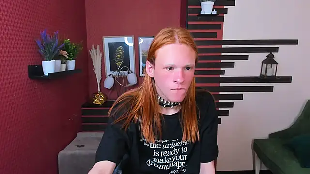 ChloeValentinee online show from September 24, 2025, 12:11 pm