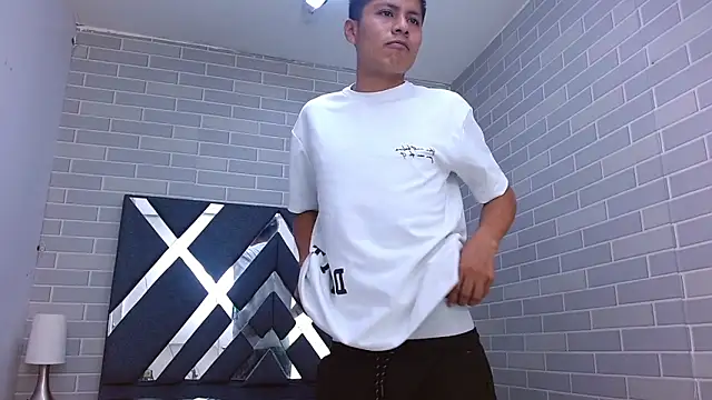 marcus hans  online show from September 29, 2025, 12:22 pm