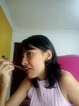 Snapshot of xoxo_milk chatting on October 2, 2025, 4:54 pm xoxo milk online show from October 2, 2025, 4:54 pm