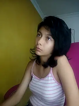 Snapshot of xoxo_milk chatting on October 13, 2025, 4:19 pm xoxo milk online show from October 13, 2025, 4:19 pm