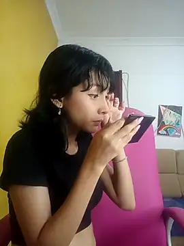 Snapshot of xoxo_milk chatting on October 12, 2025, 6:42 pm xoxo milk online show from October 12, 2025, 6:42 pm