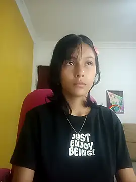 Snapshot of xoxo_milk chatting on October 10, 2025, 3:24 pm xoxo milk online show from October 10, 2025, 3:24 pm