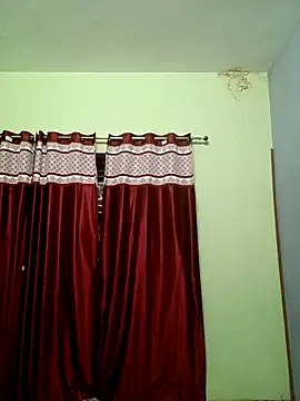 School medam online show from October 18, 2025, 11:40 pm