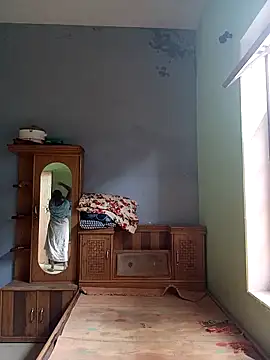 School medam online show from October 12, 2025, 6:04 am