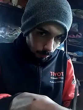 Snapshot of -Axelconda420 chatting on April 11, 2026, 9:29 pm -Axelconda420 online show from April 11, 2026, 9:29 pm