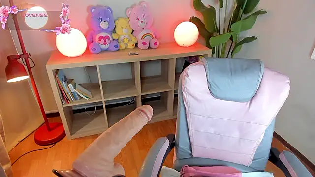 kehlannis  online show from February 4, 2026, 7:53 pm