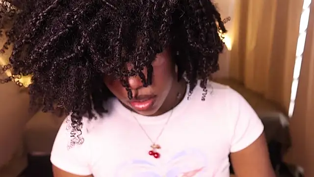 kehlannis  online show from October 9, 2025, 7:47 pm