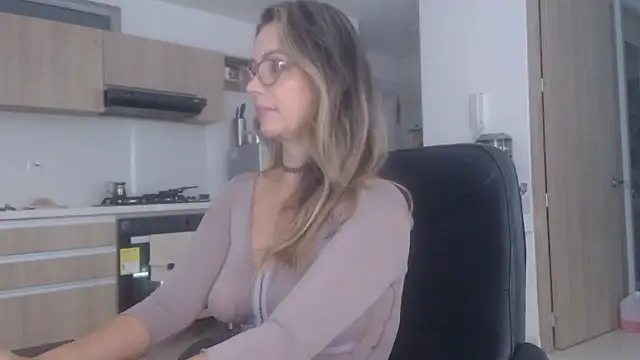 LovePaula online show from January 11, 2026, 2:35 pm