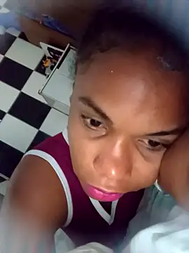 PrettahSantos online show from September 26, 2025, 2:24 pm