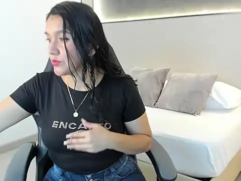 zoee zi online show from September 27, 2025, 6:58 pm