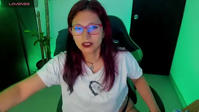 VictoriaSpenser online show from November 3, 2025, 2:31 pm