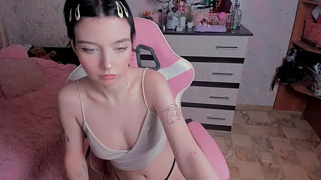 margopink online show from October 3, 2025, 4:52 pm