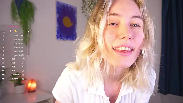 HoneyRay online show from October 24, 2025, 1:10 pm