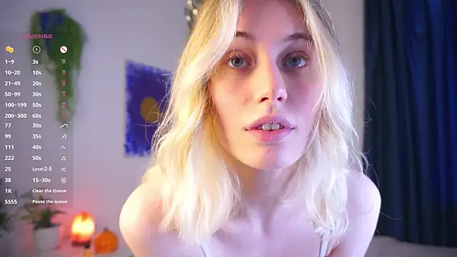 HoneyRay online show from October 30, 2025, 8:23 am